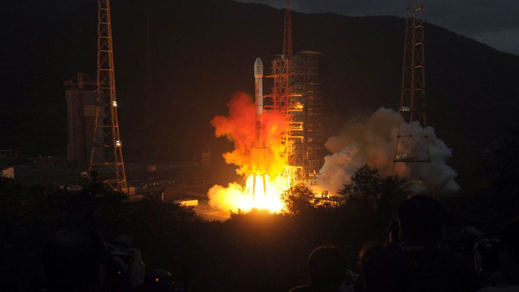 Mảnh vỡ tên lửa Trung Quốc sắp đâm vào Mặt trăng, chuyên gia nhầm lẫn của SpaceX - Ảnh 1.