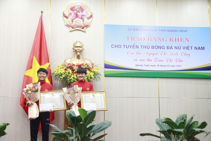 Quảng Ngãi tiếp đón, vinh danh và trao bằng khen cho nữ tuyển thủ Bích Thùy - Ảnh 2.