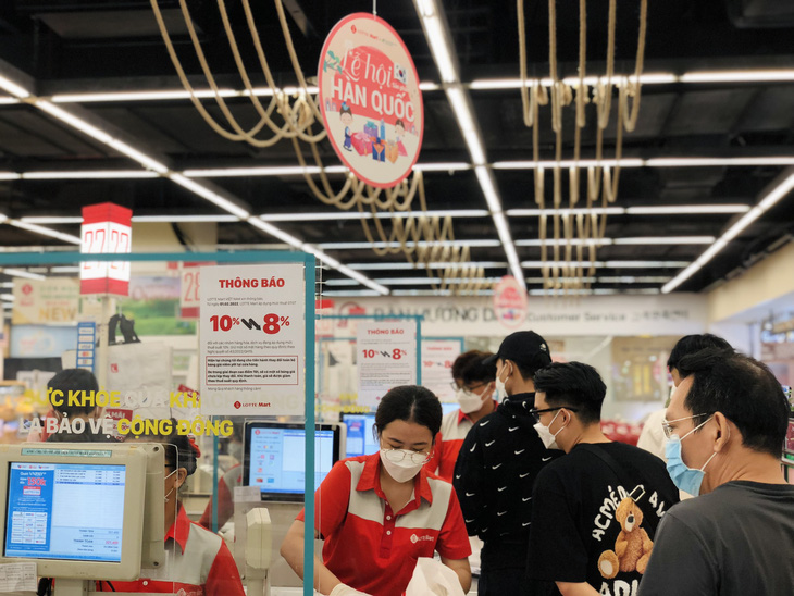 Mua sắm tại LOTTE Mart: Giảm thuế VAT 2%, khuyến mãi ngập tràn sau Tết - Ảnh 1.