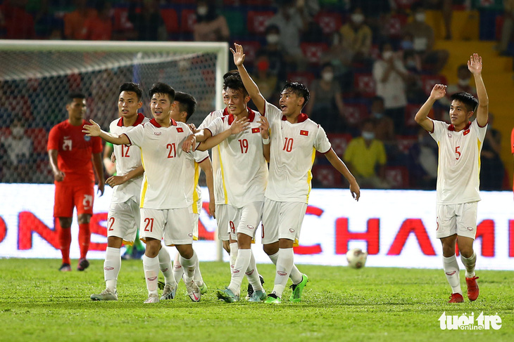U23 Việt Nam - U23 Singapore 7-0: Mở toang cửa vào bán kết - Ảnh 1.