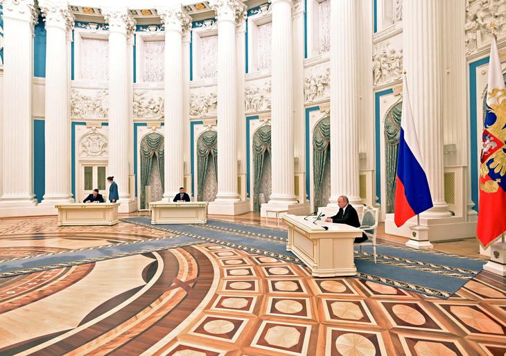 Quốc hội Nga phê chuẩn hiệp ước hữu nghị với hai nước cộng hòa tự xưng ở miền đông Ukraine - Ảnh 1.