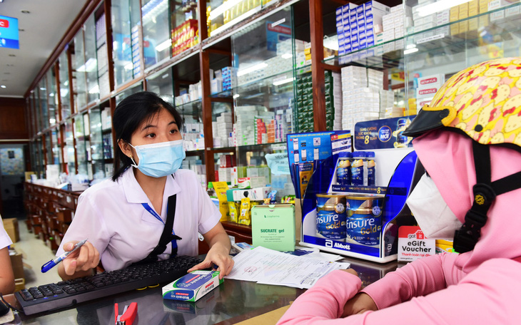 TP.HCM: Việc bán thuốc Molnupiravir vẫn đang đợi hướng dẫn của Bộ Y tế