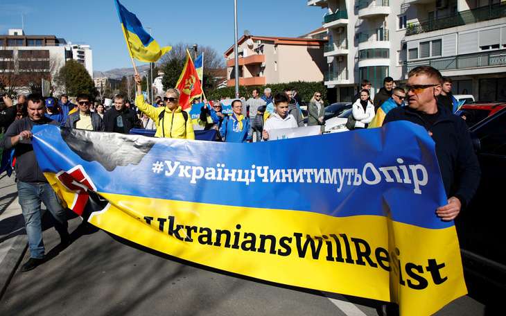 Ukraine ngày 25-2: Các biện pháp trừng phạt liên tiếp nhắm vào Nga