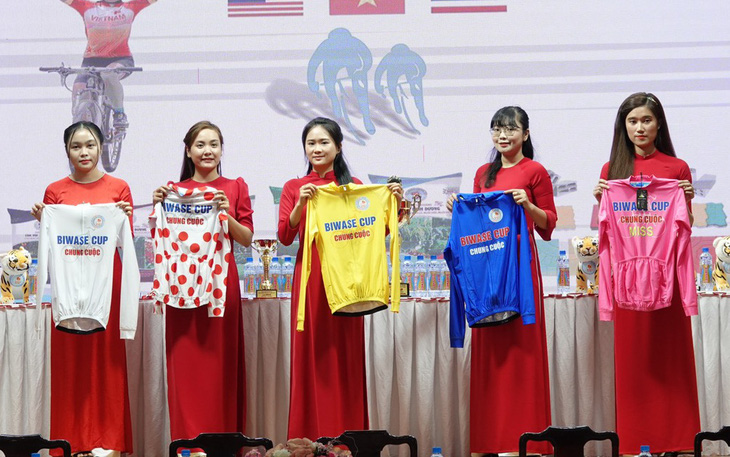 Ba đội nước ngoài tham dự cuộc đua xe đạp nữ Biwase 2022