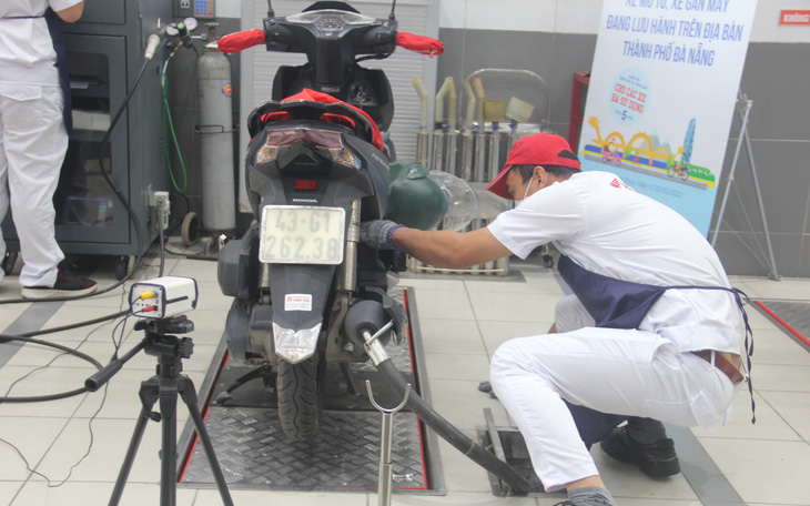 3.000 xe máy ở Đà Nẵng được miễn phí thay nhớt khi đi kiểm định khí thải
