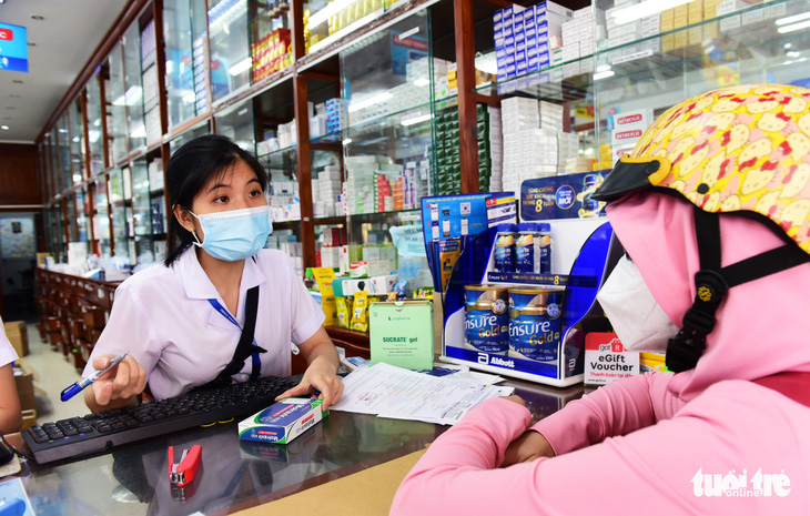 TP.HCM: Việc bán thuốc Molnupiravir vẫn đang đợi hướng dẫn của Bộ Y tế - Ảnh 1.