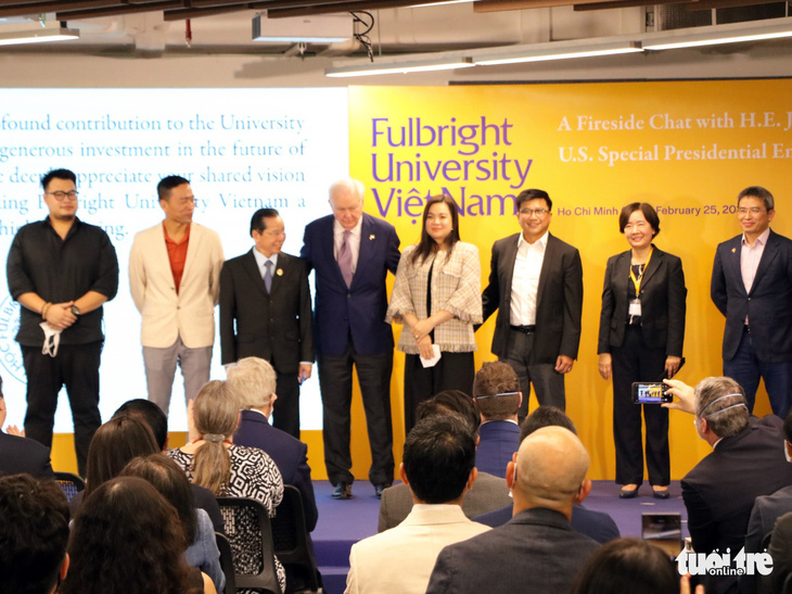 8 doanh nhân cam kết hiến tặng cho Đại học Fulbright Việt Nam hơn 900 tỉ đồng - Ảnh 1.