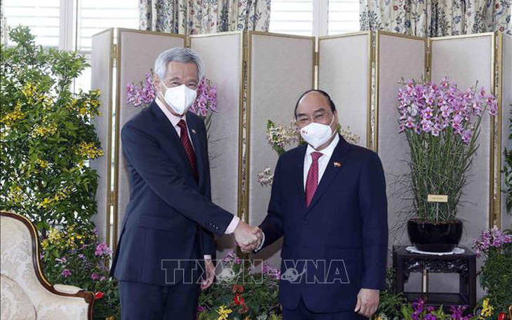 Chủ tịch nước Nguyễn Xuân Phúc hội đàm với Thủ tướng Lý Hiển Long