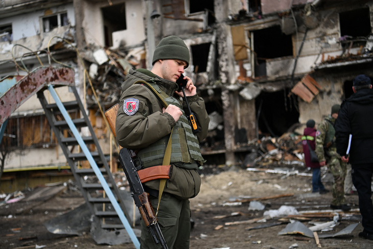 Chiến sự Nga - Ukraine ngày thứ hai: Hai bên thống kê thiệt hại gây ra cho đối phương ra sao? - Ảnh 1.