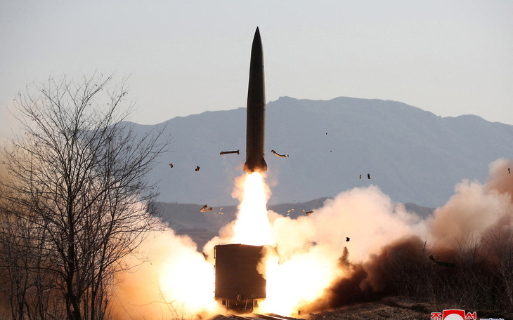 Triều Tiên đột ngột phóng vật thể chưa xác định, giữa căng thẳng Ukraine