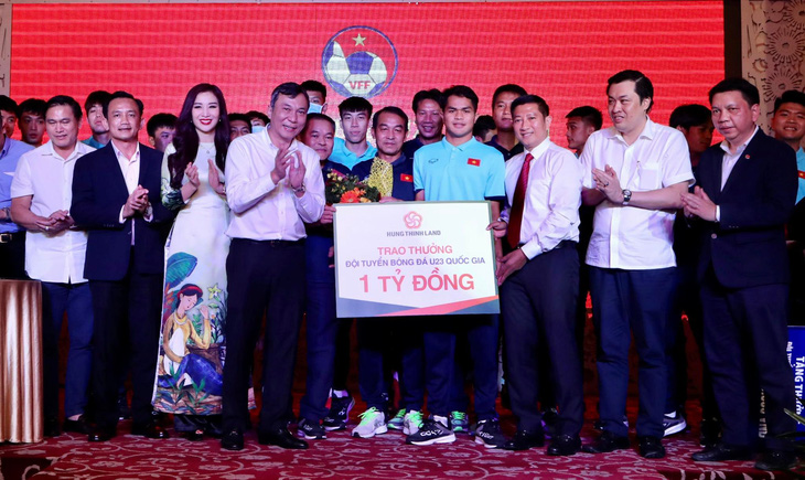 Lễ mừng công U23 Việt Nam vô địch Đông Nam Á 2022: Ngắn gọn nhưng ấm lòng - Ảnh 4.