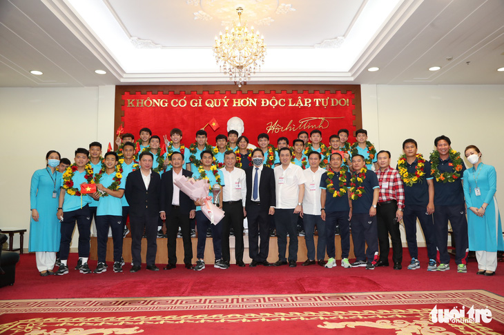U23 Việt Nam rạng rỡ ngày về sau chức vô địch Đông Nam Á 2022 - Ảnh 4.