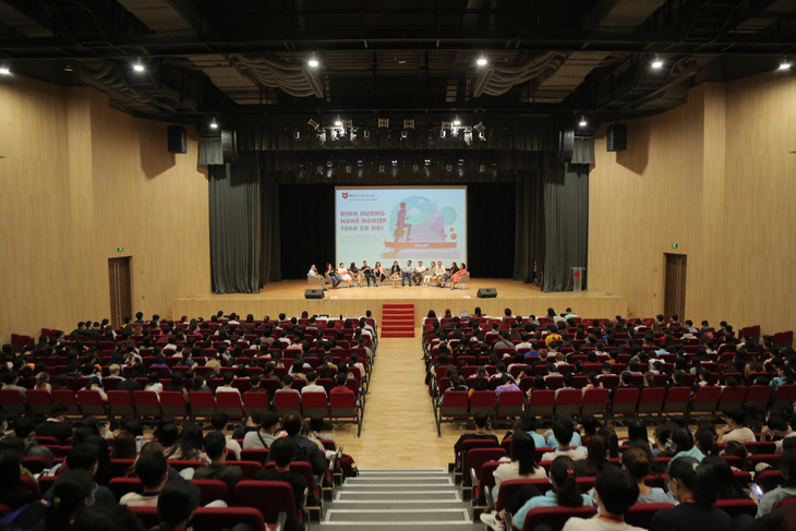 Trường đại học Văn Lang tuyển sinh ngành kinh tế quốc tế - Ảnh 2.