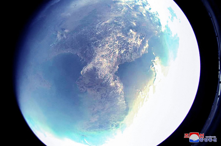 Triều Tiên công bố ảnh chụp từ không gian, tiết lộ đang phát triển vệ tinh do thám - Ảnh 2.