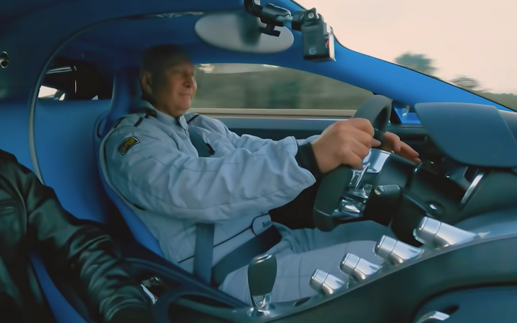 Khoe lái Bugatti Chiron 417 km/h, triệu phú đối mặt án 2 năm tù