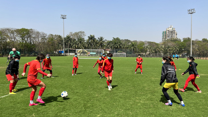 HLV Mai Đức Chung tin đội tuyển nữ Việt Nam sẽ thắng Đài Loan - Ảnh 1.