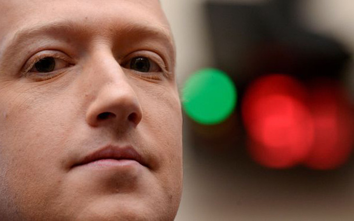 Anh cảnh báo tỉ phú Zuckerberg sẽ ngồi tù nếu...