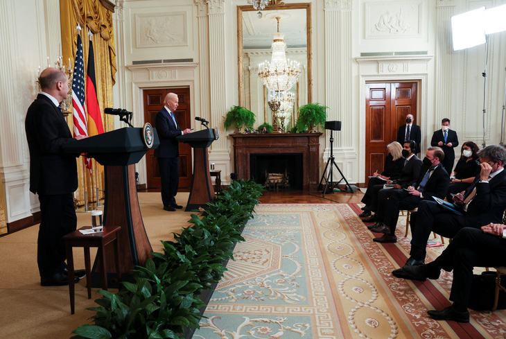 Ông Biden: Chấm dứt đường ống Nord Stream 2 nếu Nga vượt biên giới Ukraine - Ảnh 2.