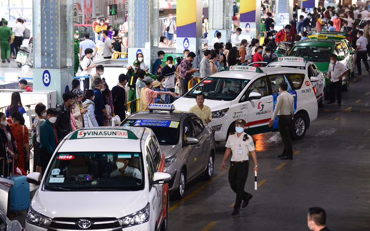 Taxi ở sân bay 