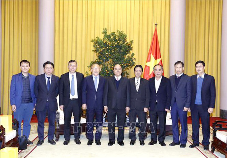 Chủ tịch nước Nguyễn Xuân Phúc tiếp HLV Park Hang Seo - Ảnh 3.
