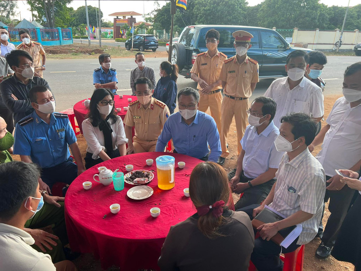 Thủ tướng yêu cầu làm rõ nguyên nhân vụ xe chở sắn lao xuống vực làm 6 người chết - Ảnh 2.