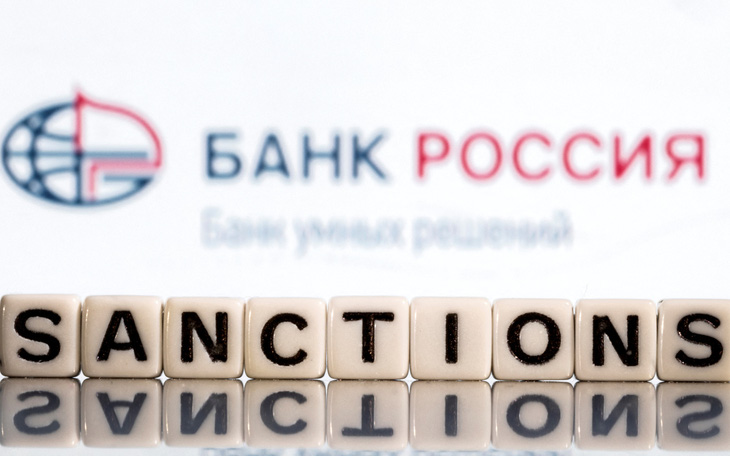 Ngân hàng Trung ương Nga bán ngoại tệ để cứu đồng rúp, Mỹ và EU ngăn cản