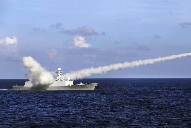 Đài Loan nói Trung Quốc tập trận ở Biển Đông vì muốn tìm xác máy bay rơi - Ảnh 1.