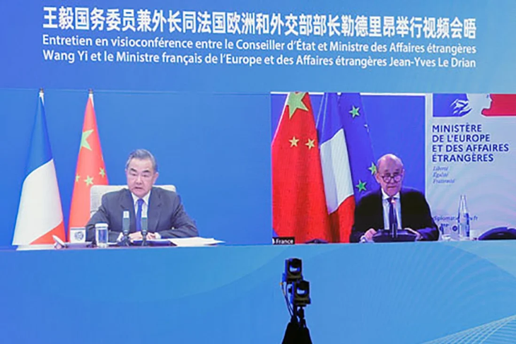 Bị hối thúc can ngăn Nga, Trung Quốc nói tự có cách riêng - Ảnh 1.