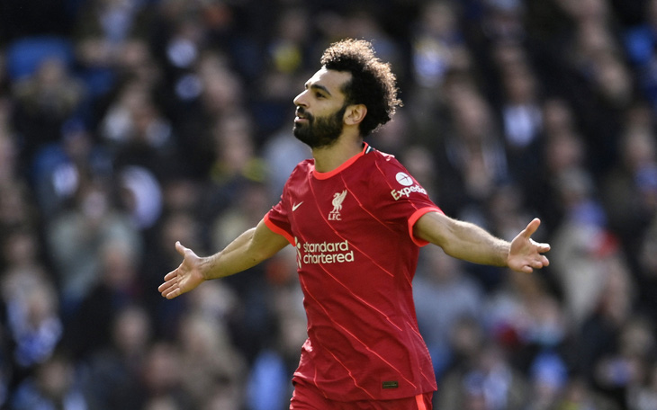 Salah lập công, Liverpool tiếp tục bám sát Man City