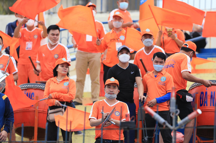 Vòng 4 V-League 2022: Hậu vệ Đà Nẵng ‘tặng quà” cho Thanh Hóa - Ảnh 1.
