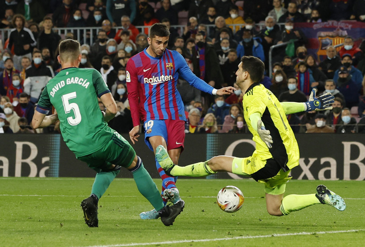 Đè bẹp Osasuna, Barca kéo dài chuỗi bất bại lên con số 12 - Ảnh 3.