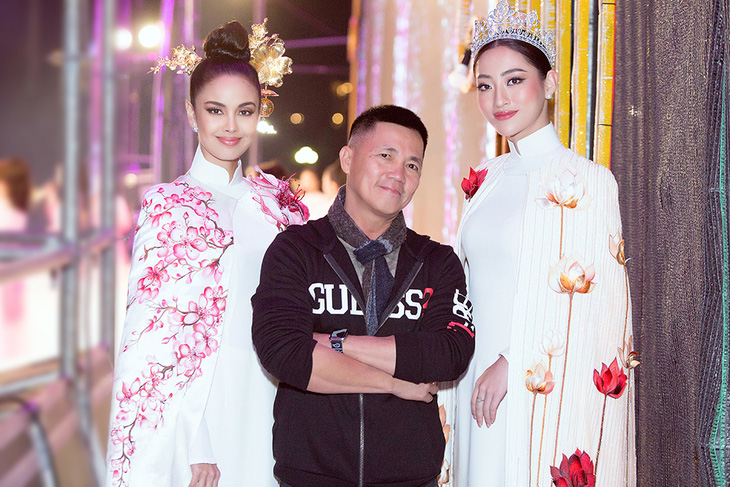 Đinh Văn Thơ thực hiện show thời trang áo dài Gõ cửa 90 nhân Ngày quốc tế hạnh phúc - Ảnh 1.