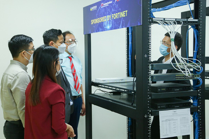 HUTECH hợp tác cùng Fortinet đào tạo an ninh mạng cho sinh viên - Ảnh 3.