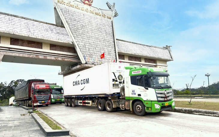 Giải pháp logistics qua cửa khẩu quốc tế Nam Giang
