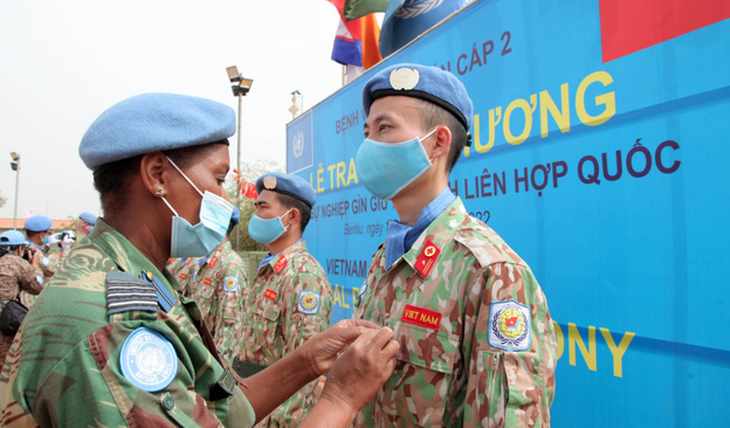 Bệnh viện dã chiến 2.3 nhận huy chương Gìn giữ hòa bình Liên Hiệp Quốc - Ảnh 1.