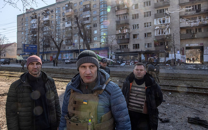 Kiev áp lệnh giới nghiêm, cảnh báo 35 tiếng 