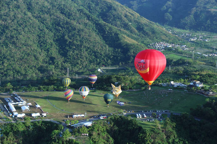 Du lịch tính hút khách với lễ hội bay khinh khí cầu - Ảnh 1.