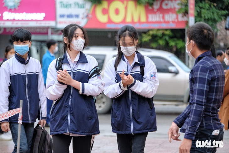 Hà Nội giao các quận, huyện có phương án học trực tiếp cho lớp 7 đến 12 - Ảnh 1.