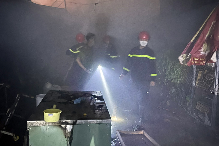 Cháy 64 kiôt trong chợ Thanh Lương, thiệt hại hơn 10 tỉ đồng - Ảnh 2.