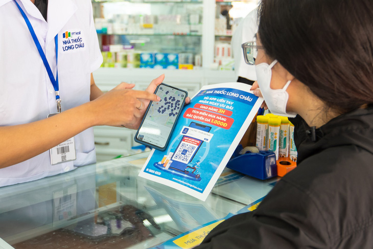 FPT Long Châu nâng cấp ưu đãi cho khách hàng dùng app - Ảnh 1.