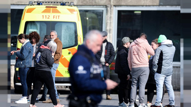 Xe ô tô lao thẳng vào lễ hội tại Bỉ, 6 người thiệt mạng - Ảnh 1.