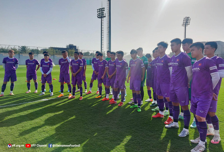 U23 Việt Nam tập buổi đầu tiên tại UAE, chờ đấu U23 Iraq và U23 Croatia - Ảnh 2.