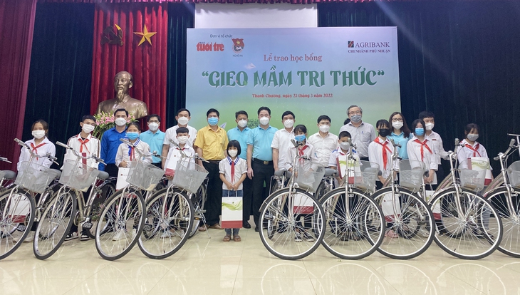 Có xe đạp mới, đường đến trường không xa - Ảnh 1.