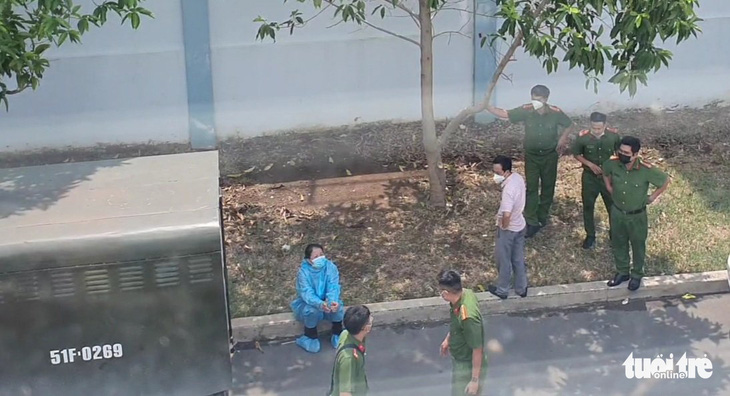 YouTuber Bích Thủy TV bị đưa đến Bệnh viện Gò Vấp để thực nghiệm điều tra - Ảnh 2.