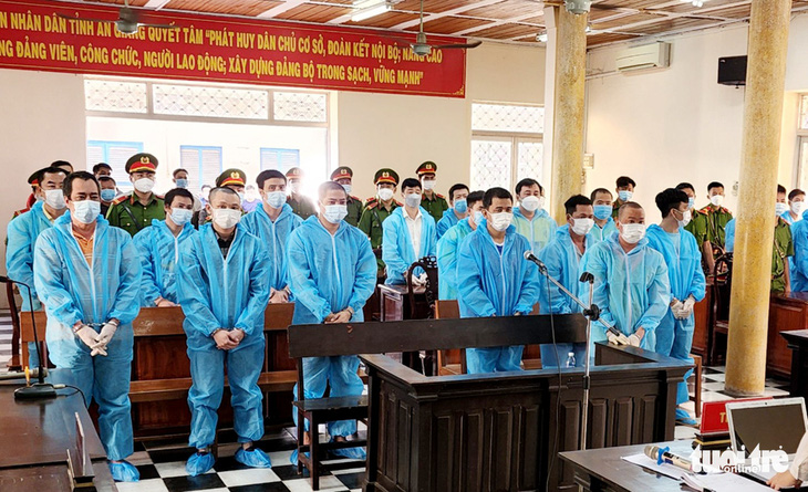 Phạt tù Nguyễn Ngọc Thuận và 42 đàn em vụ sòng gà lớn nhất tỉnh An Giang - Ảnh 1.