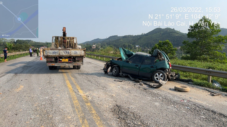 7 ôtô hư hỏng, biến dạng sau 2 vụ tai nạn trên cao tốc Nội Bài - Lào Cai - Ảnh 2.