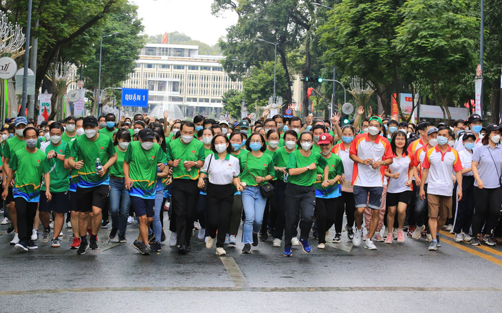 Hơn 30.000 người tham gia Ngày chạy Olympic vì sức khỏe toàn dân