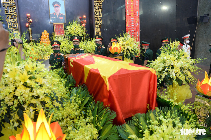 Lễ viếng Trung tướng Lê Nam Phong, nguyên hiệu trưởng Trường Sĩ quan Lục quân 2 - Ảnh 2.