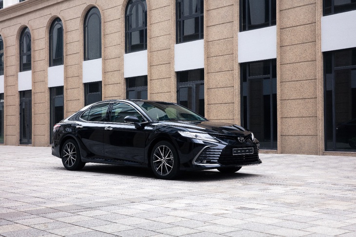 Toyota Camry 2022 vững vàng ngôi vương phân khúc sedan hạng D - Ảnh 3.