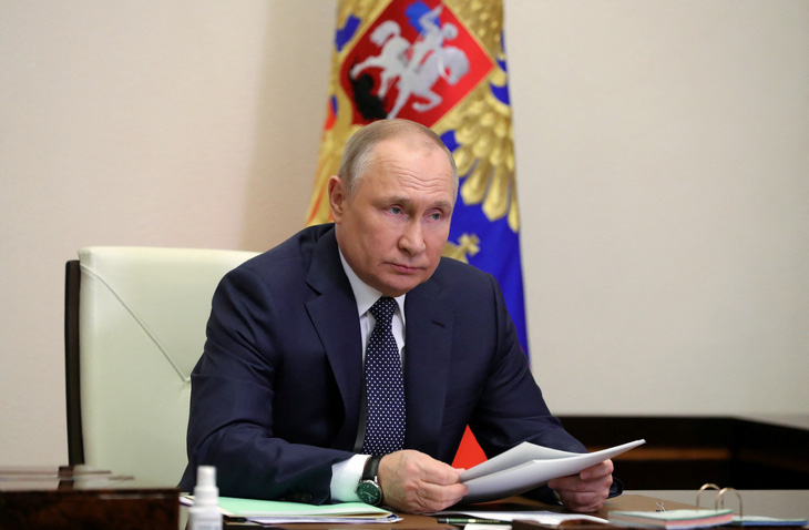 Ông Putin ký sắc lệnh người nước ngoài mua khí đốt phải trả bằng đồng rúp - Ảnh 1.